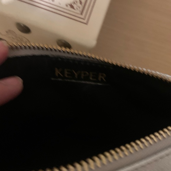 Keeper wristlet Removable handle with key chain - Picture 7 of 8